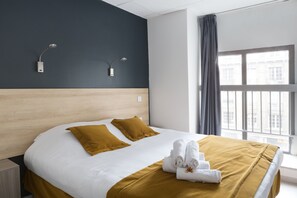 Standard Double Room | Soundproofing, iron/ironing board, free WiFi, bed sheets - Lille City Hotel (Lille)