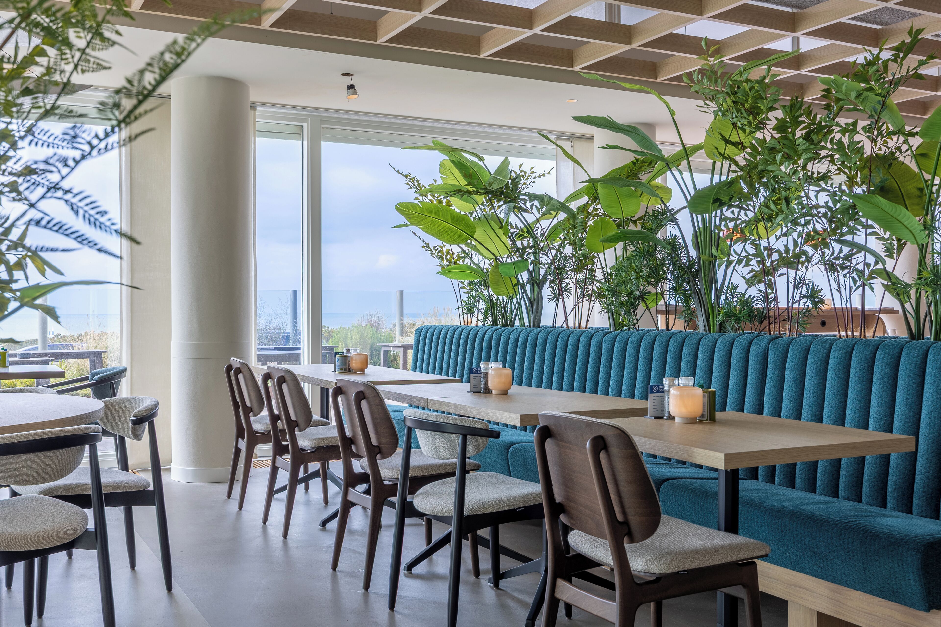 Breakfast, lunch, dinner served; beach views