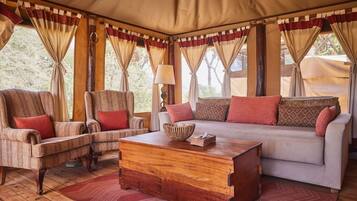 Deluxe Tent | Premium bedding, bed sheets