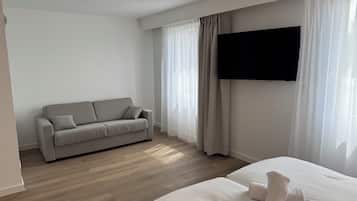 Premium Room | In-room safe, desk, soundproofing, free WiFi
