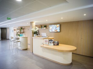 Reception - BRIT HOTEL CONFORT ROISSY SAINT-WITZ (Saint-Witz)