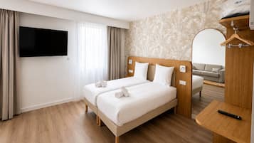 Family Room | In-room safe, desk, soundproofing, WiFi (free)