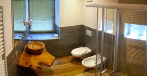 Shower, hair dryer, bathrobes, bidet - B&B La Stube Dei Partel (Ziano di Fiemme)