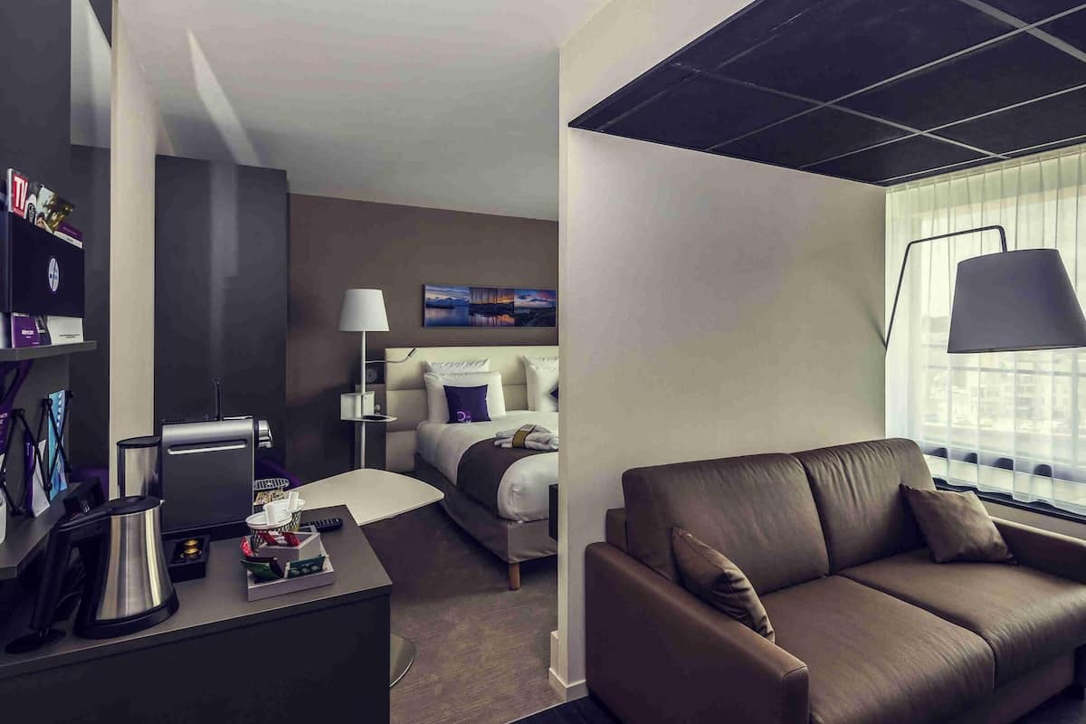 Suite, 1 lit double et 1 canapé-lit, balcon | Minibar, coffres-forts dans les chambres, bureau, chambres insonorisées