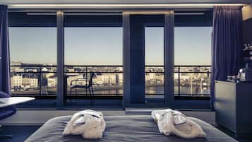 Privilege, Room, 1 Double Bed, Balcony | Minibar, in-room safe, desk, soundproofing