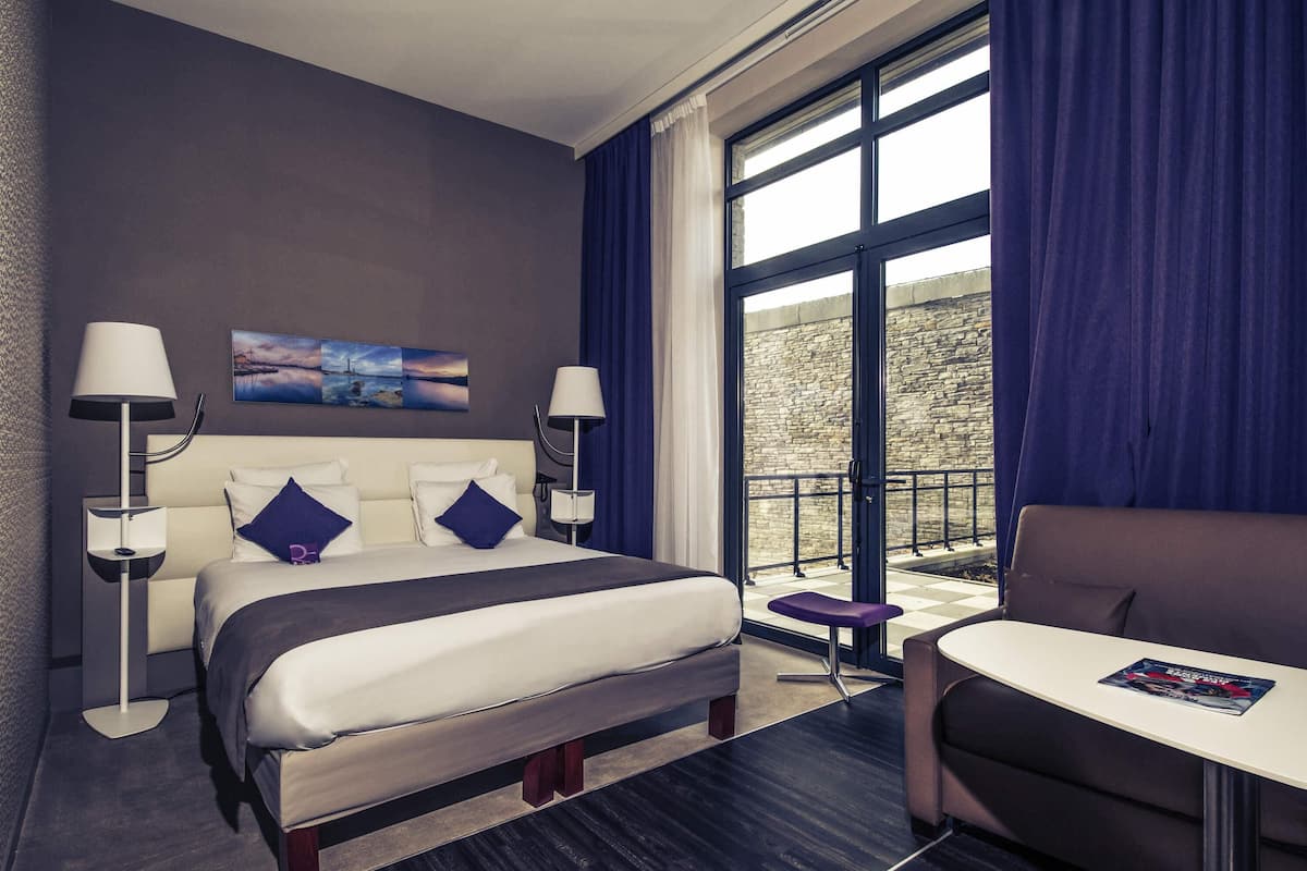 minibar, in-room safe, desk, soundproofing