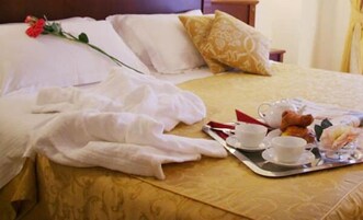 Caja de seguridad en la habitación, escritorio, cunas y wifi gratis 