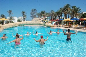 Indoor pool, 2 outdoor pools, pool umbrellas, pool loungers