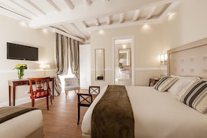 Premium bedding, minibar, in-room safe, desk - La Residenza del Sole al Pantheon (Rome)