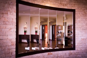 Couples treatment room(s), body treatments, deep-tissue massages - Bidwood Suite Hotel (Nairobi)