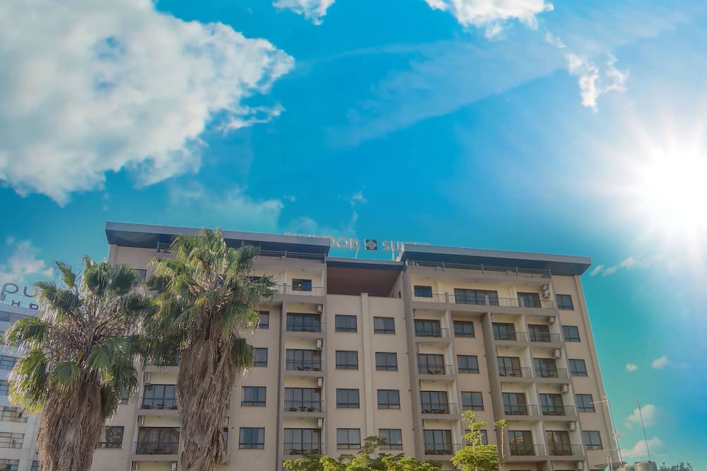 Bidwood Suite Hotel