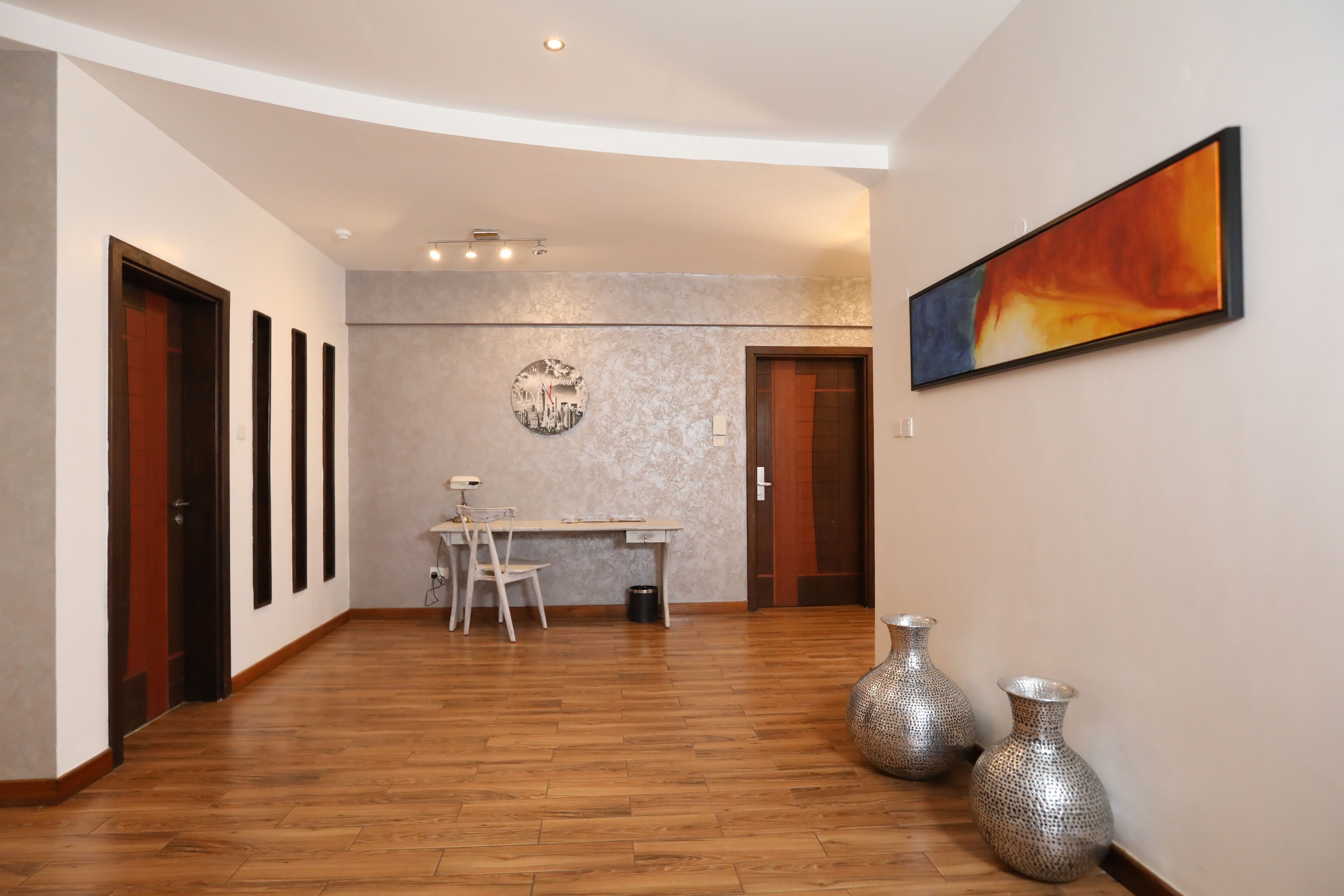 presidential suite | living area | 40-inch flat-screen tv with cable channels, tv