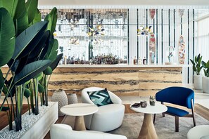 Cocktail bar, con vista sulla spiaggia, aperto tutti i giorni