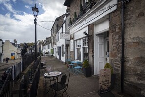 Balcony - Ravenous Beastie (South Queensferry)