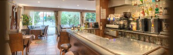 Bar (en el alojamiento)