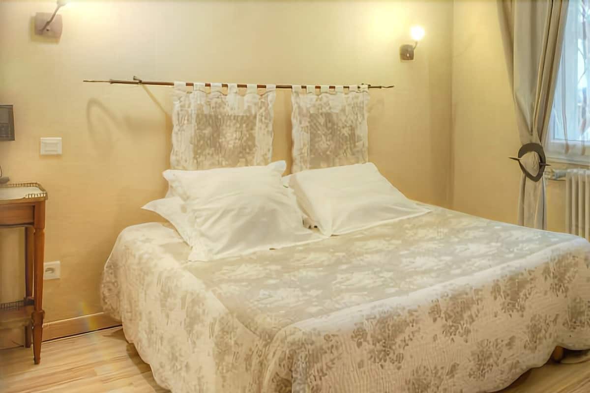 Minibar, escritorio, wifi gratis