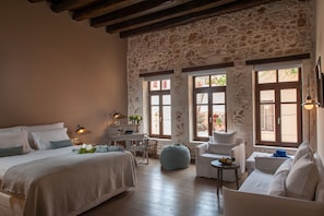 Suíte superior, 1 cama King e sofá-cama | Vista do quarto