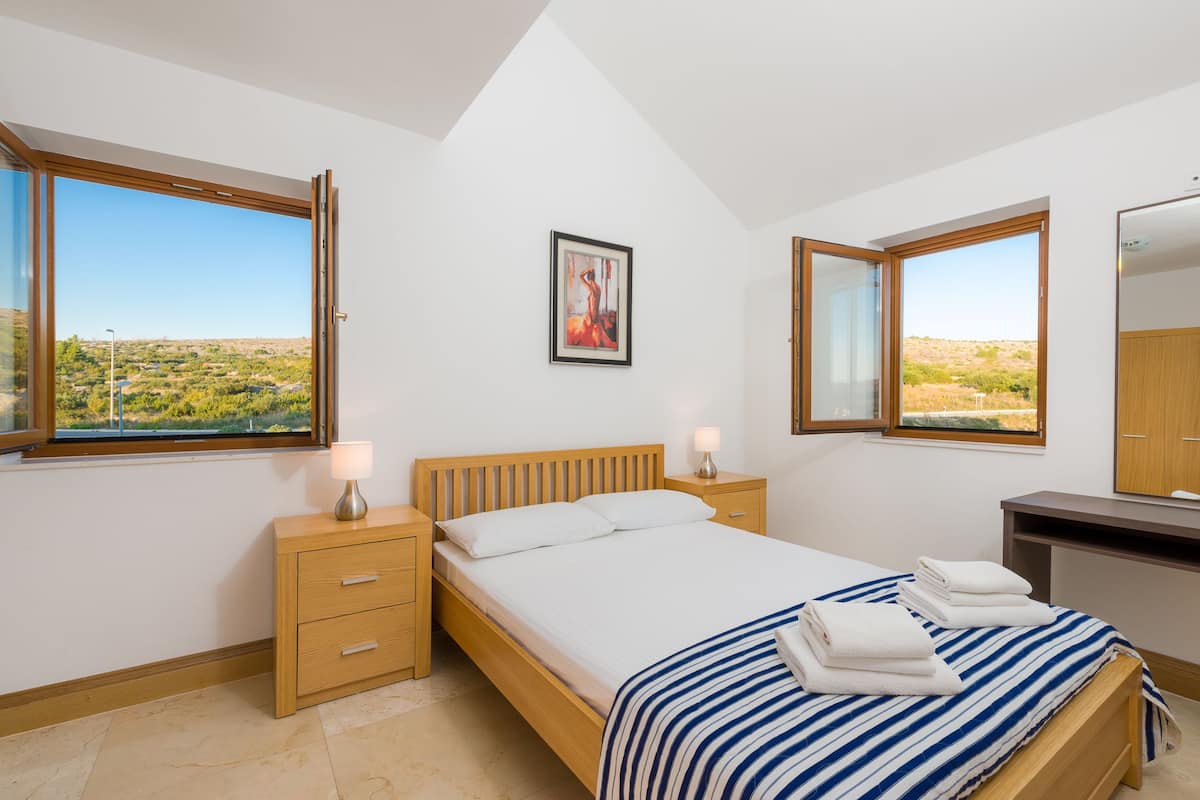 Premium apartment(Apt 6), 2 bedrooms, Balcony, Sea View