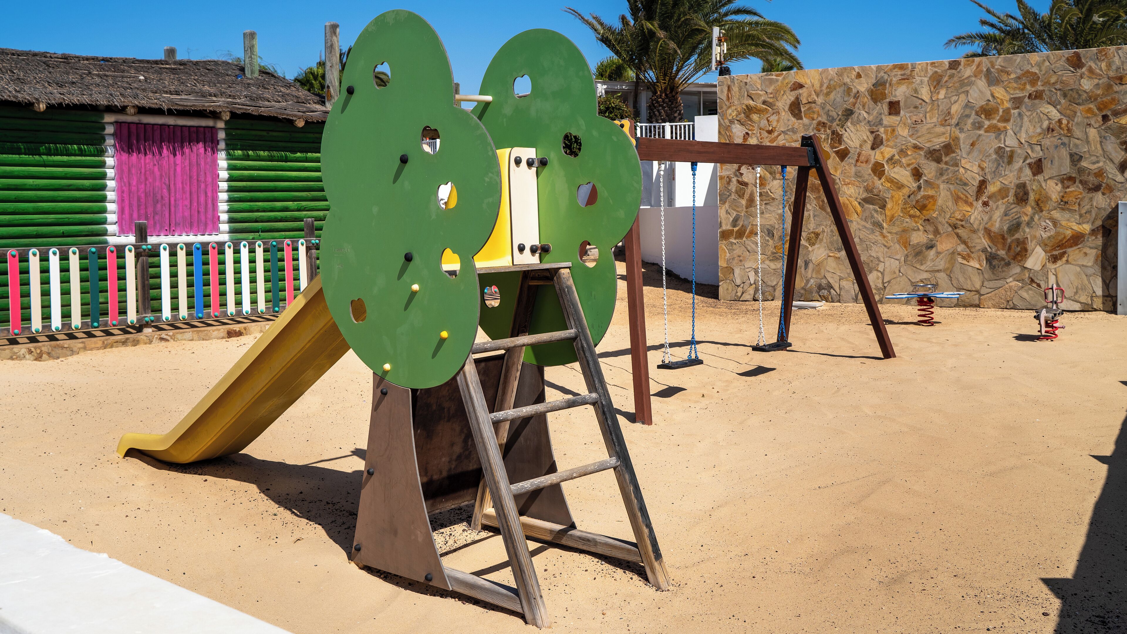 children’s play area – outdoor