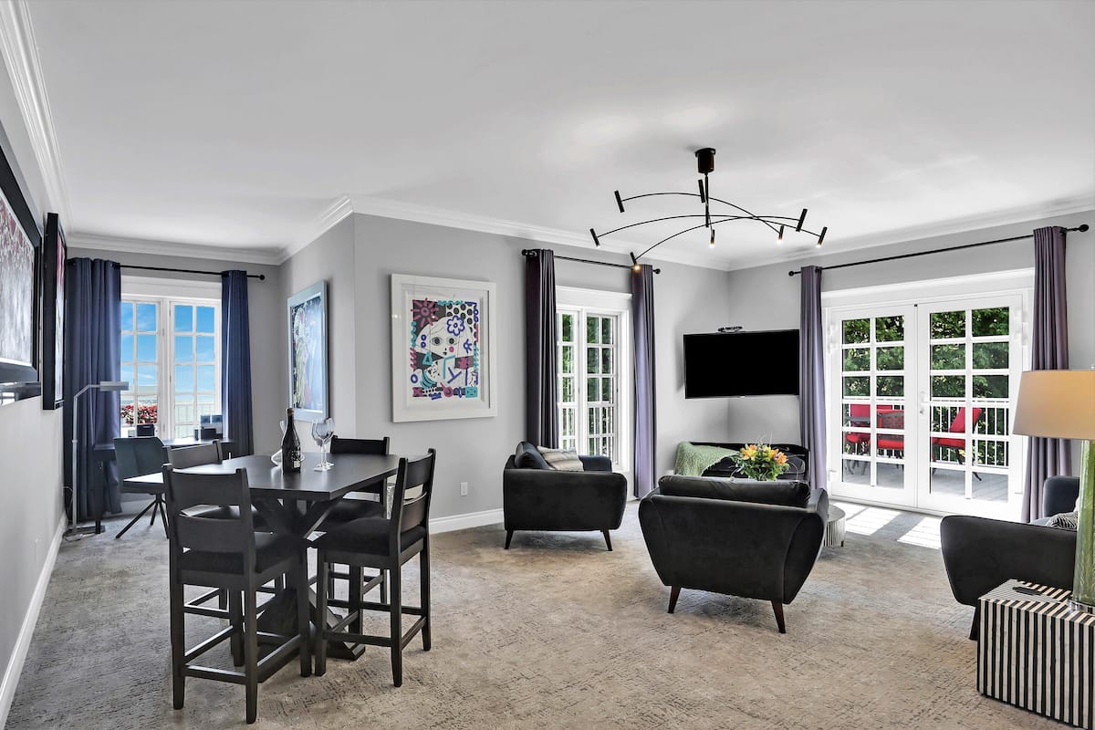 East Suite, Lake View | 1 bedroom, premium bedding, minibar, desk
