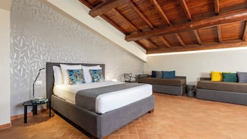 Family Room, Terrace (Zagara Bianca) | Egyptian cotton sheets, premium bedding, memory foam beds, minibar