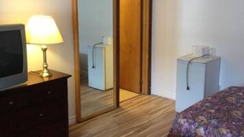 Standaard kamer, 2 tweepersoonsbedden, roken | Gratis wifi