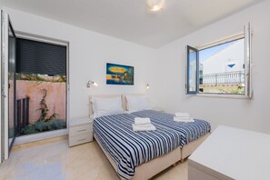 1 bedroom, desk, iron/ironing board, travel crib - Villa Old Mill (Milna)