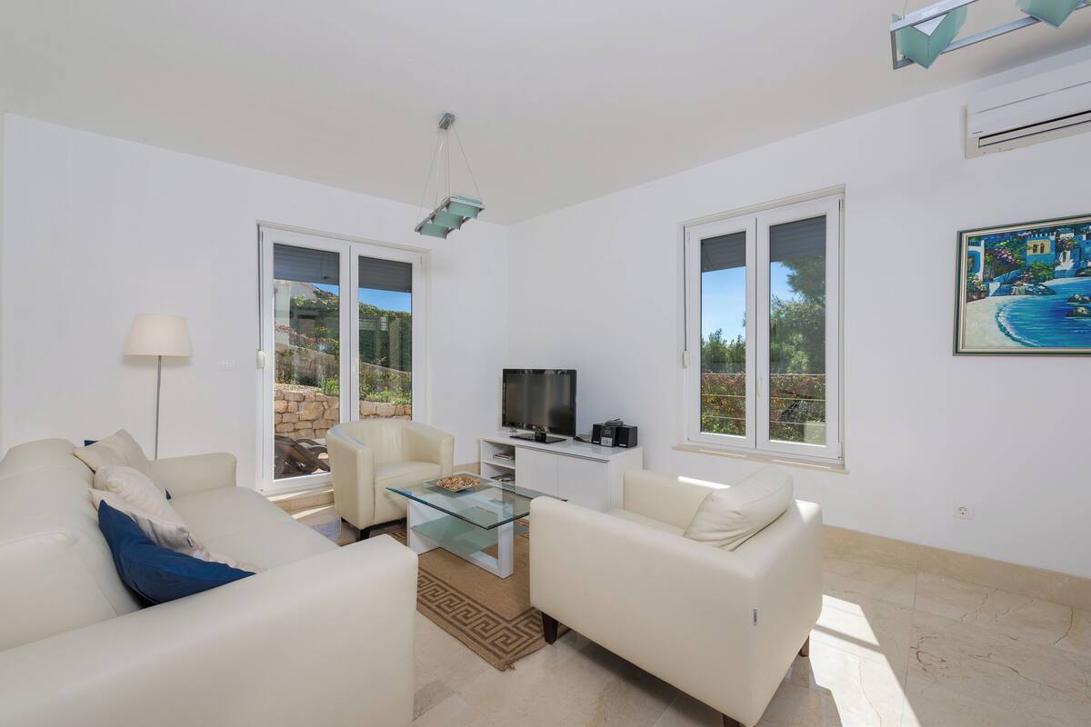 Apartment(Ground Floor), 2 bedrooms, Balcony, Seaview  | 객실에서 보이는 전망