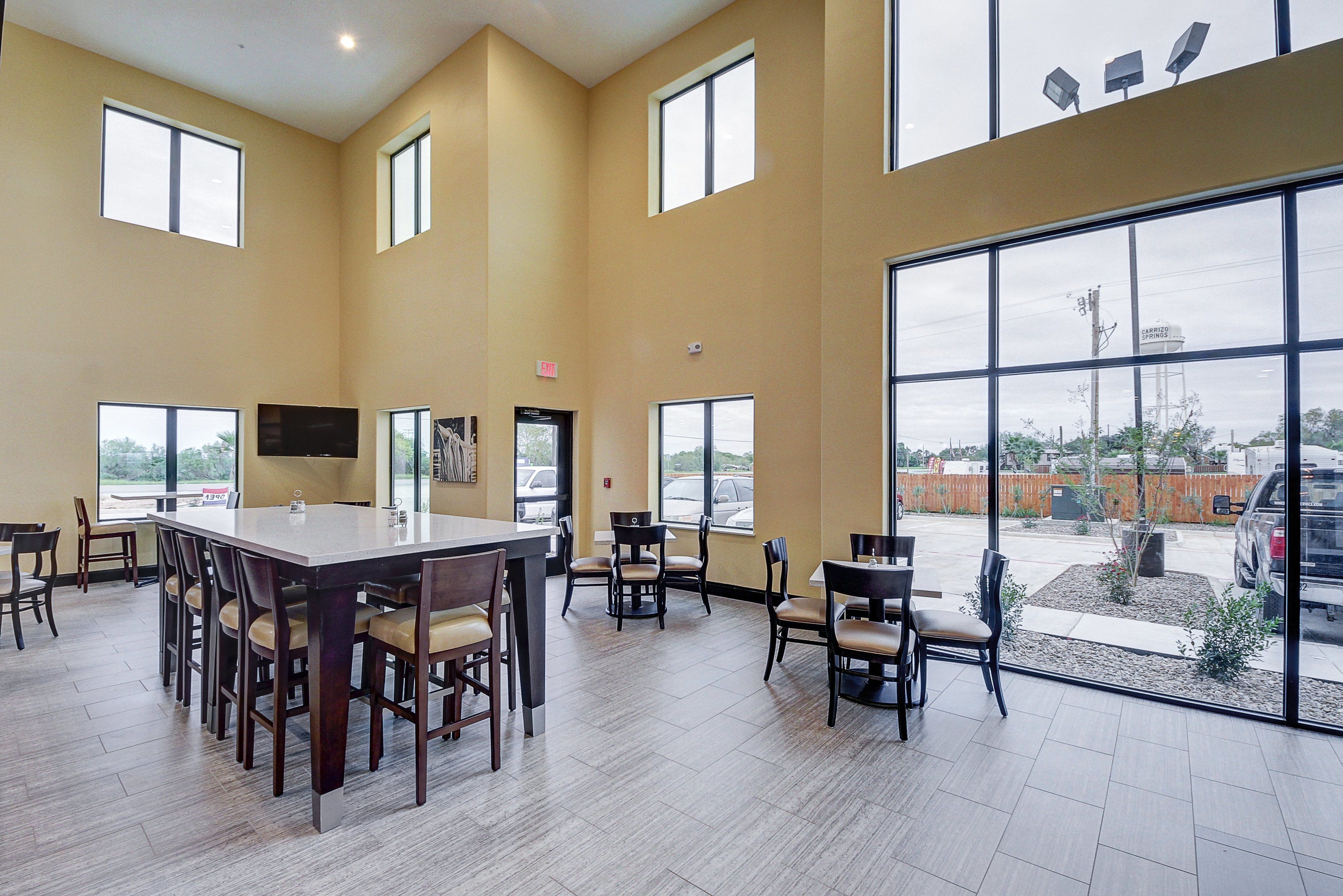 Free buffet breakfast 