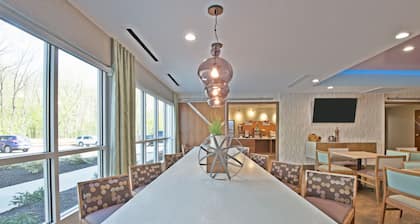 Holiday Inn Express & Suites New Cumberland by IHG