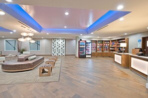 Interior - Holiday Inn Express & Suites New Cumberland by IHG (New Cumberland)