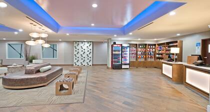 Holiday Inn Express & Suites New Cumberland by IHG