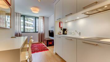 Premium bedding, in-room safe, iron/ironing board, free cots/infant beds