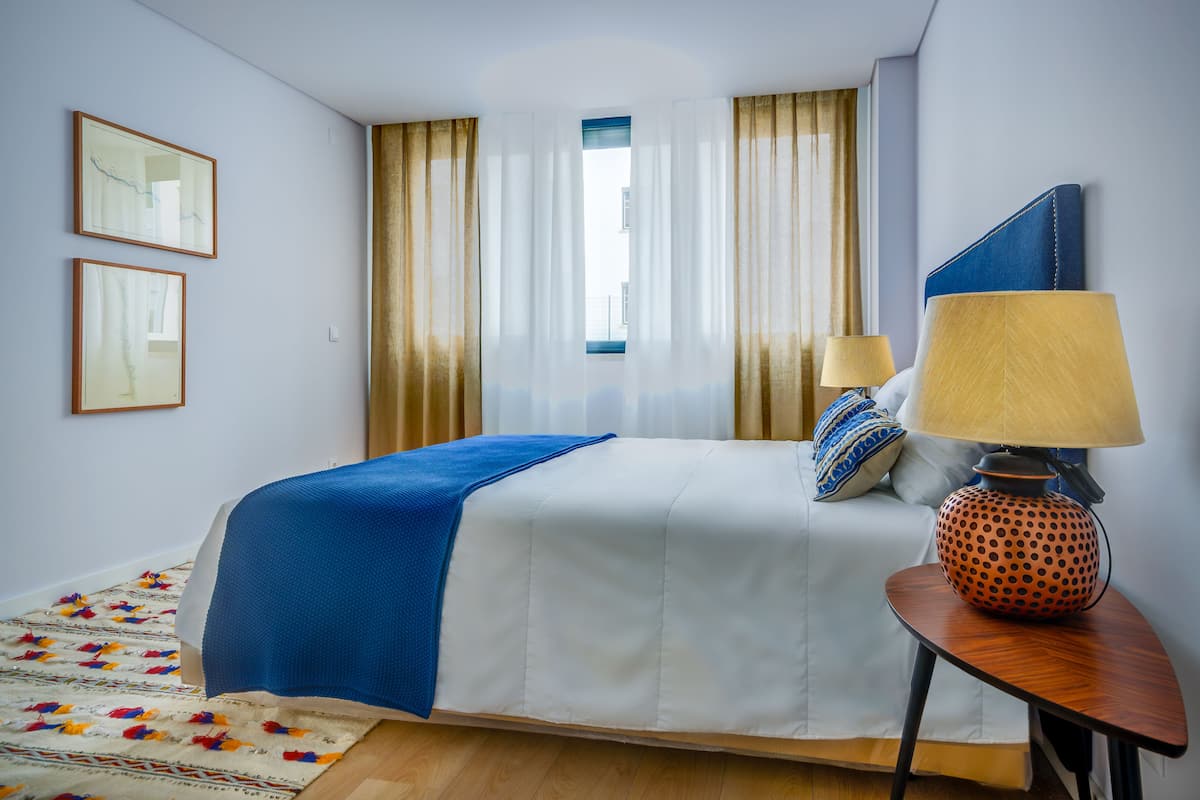 2 bedrooms, in-room safe, soundproofing, iron/ironing board