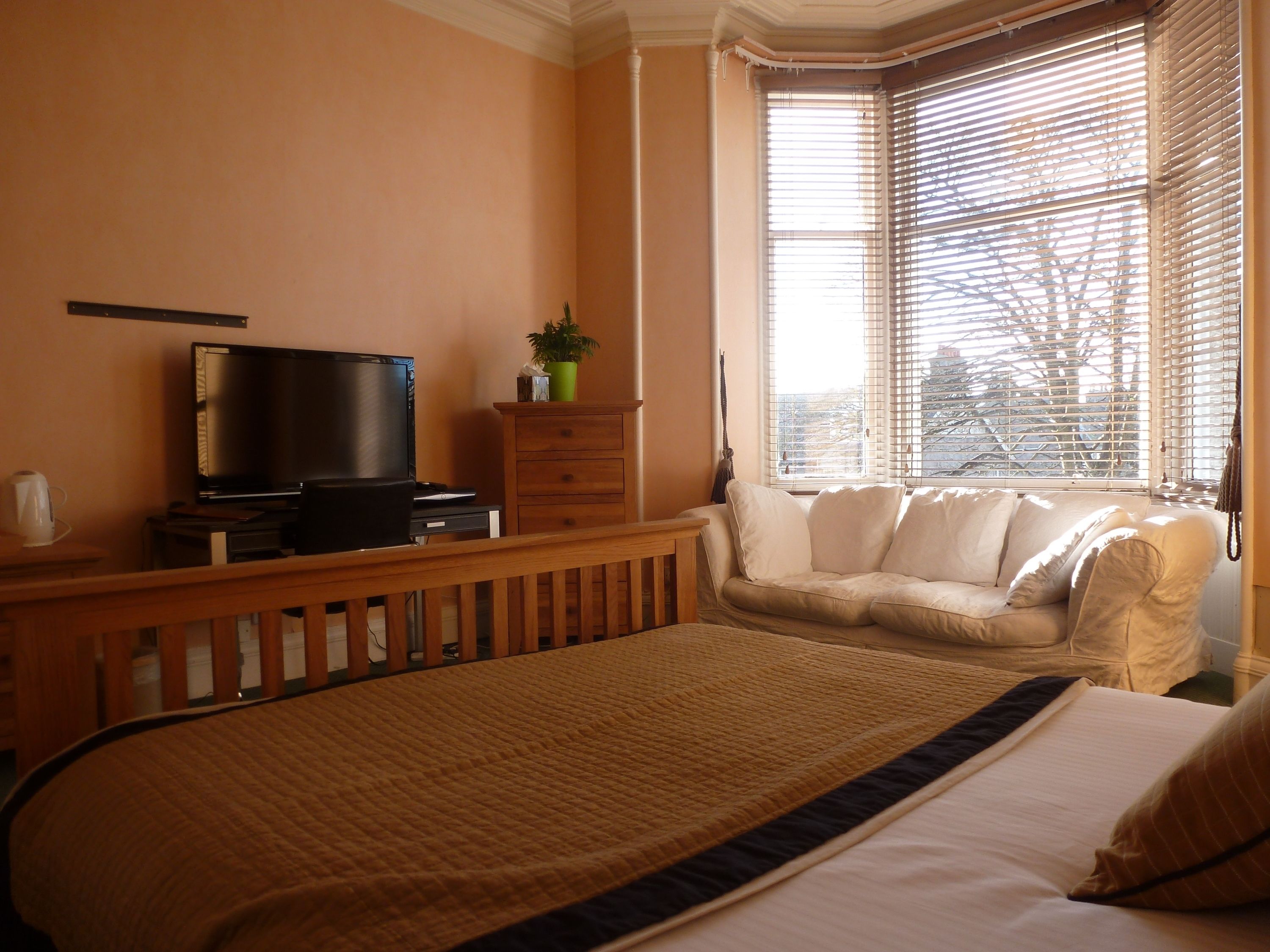 iron/ironing board, wifi