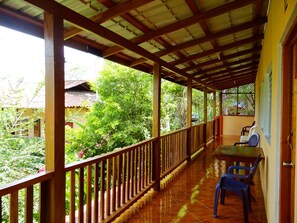 Standard Twin Room | Terrace/patio