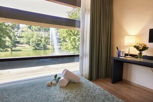 免费 WiFi、床单