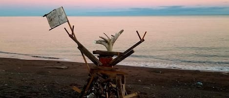Pantai berhampiran