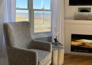 Room | Living area | TV