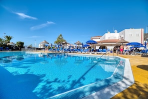 Outdoor pool - Ona el Marqués Resort (Santiago del Teide)