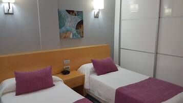 1 bedroom, in-room safe, desk, blackout drapes
