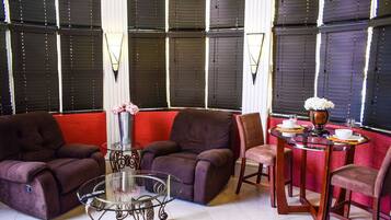 Lägenhet Deluxe - 1 sovrum - pentry | Strykjärn/strykbräda, gratis wi-fi och sängkläder