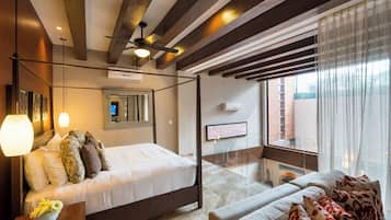 Premium bedding, in-room safe, individually decorated