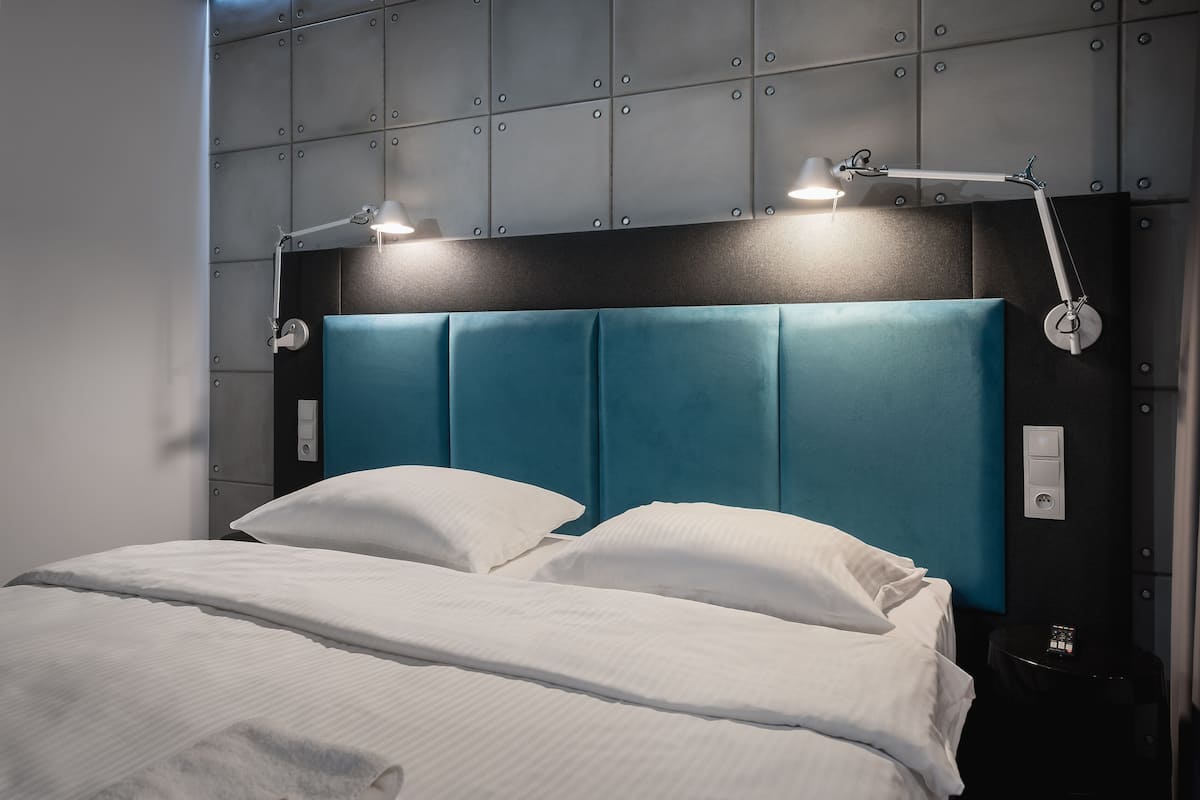 1 habitación, ropa de cama de alta calidad y escritorio