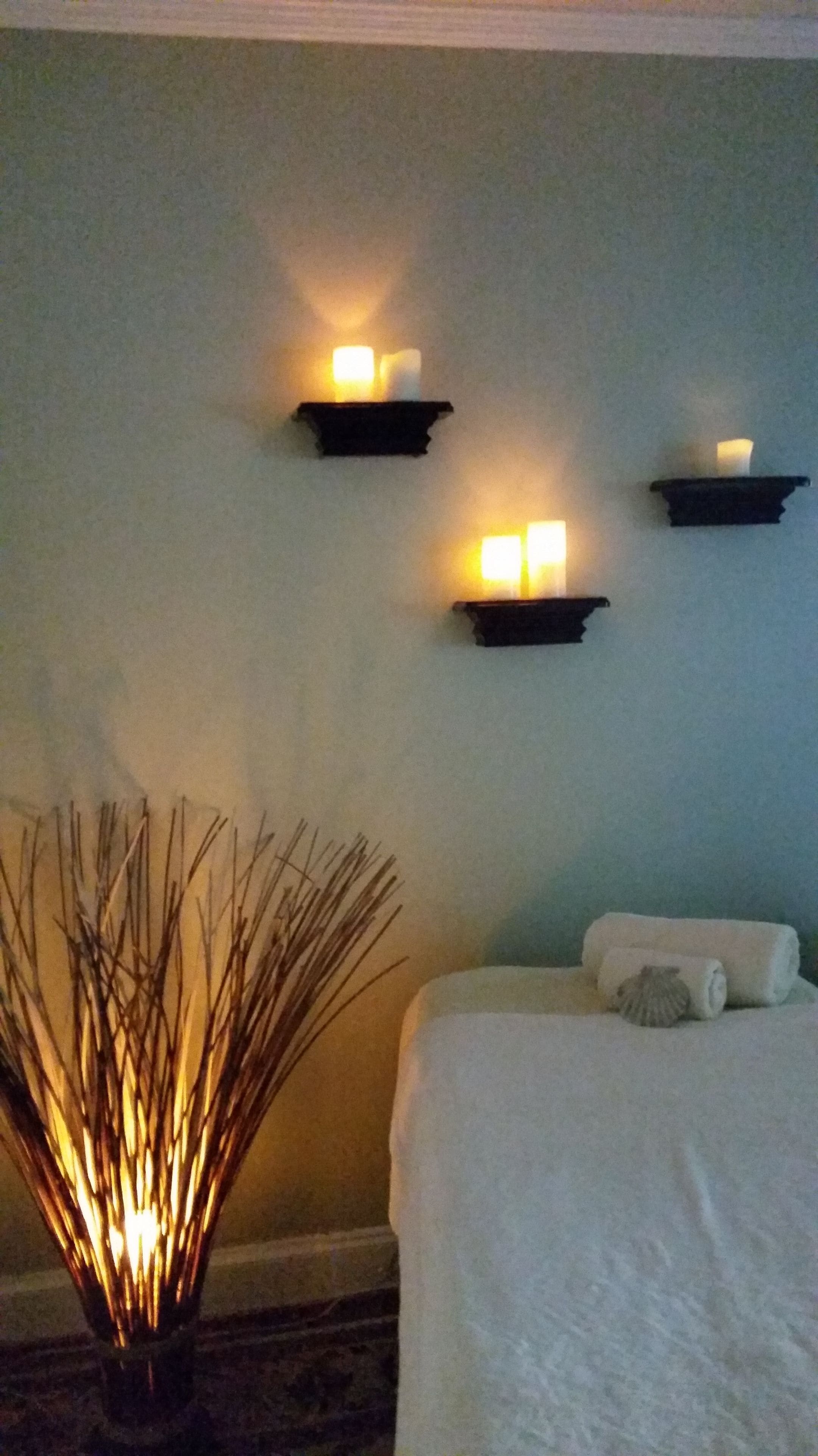 Liệu pháp hương thơm, massage đá nóng, massage Thụy Điển 