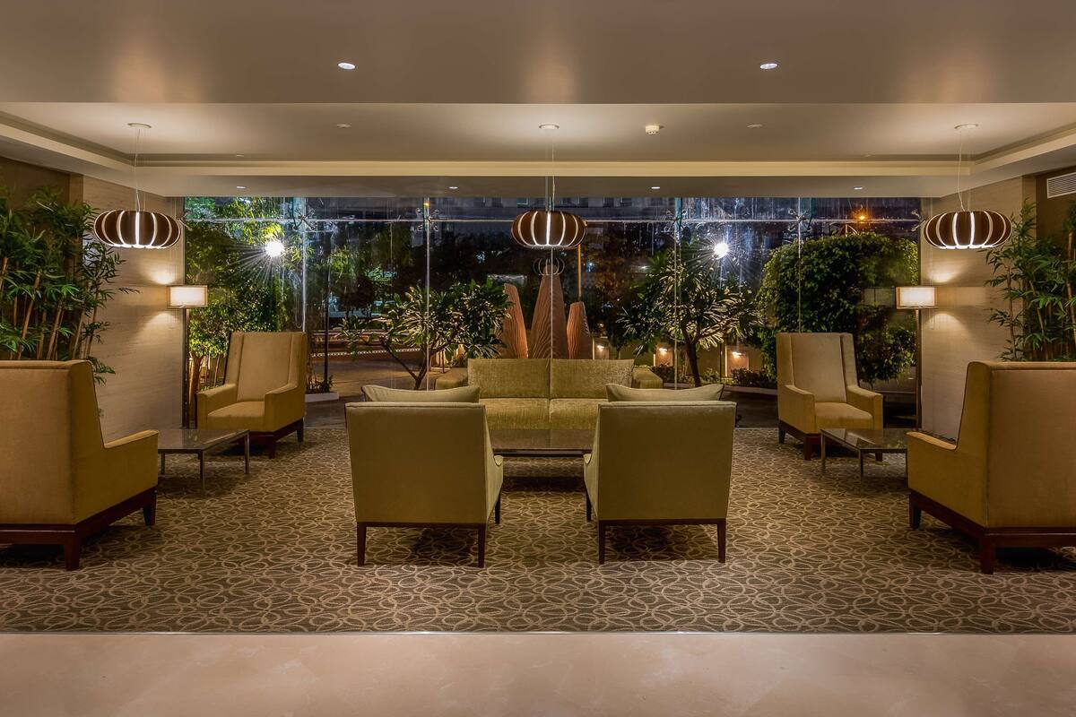 pool views, serves lunch, dinner and happy hour