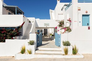Front of property - Fivos Apartments (Paros)