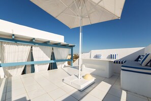 Superior Apartment, 1 Bedroom (Extra) | Terrace/patio - Fivos Apartments (Paros)