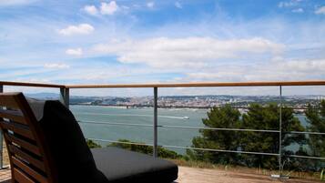 Double Room with Varanda and River View | Vista do quarto
