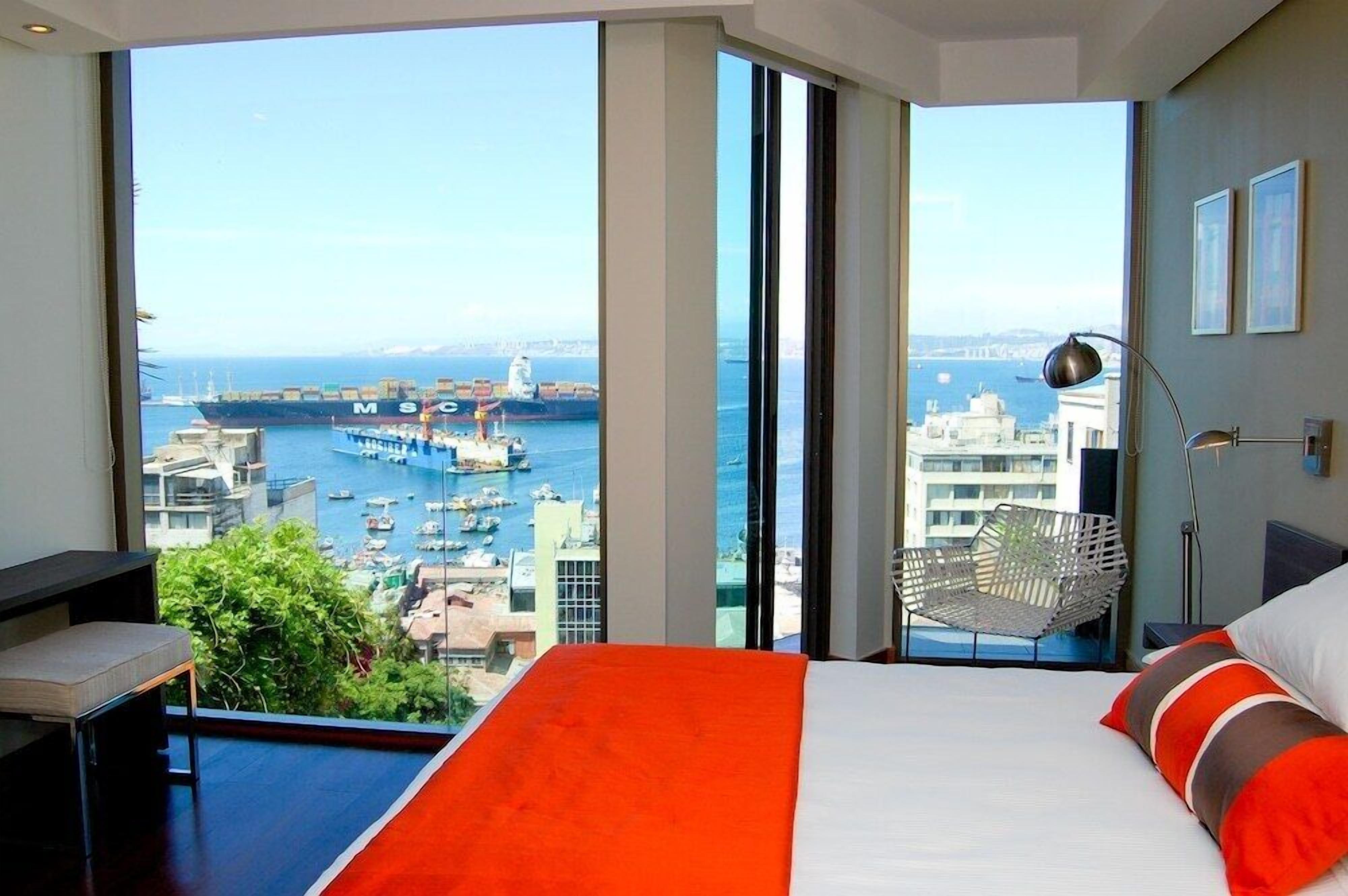 Premium bedding, in-room safe, desk, free WiFi